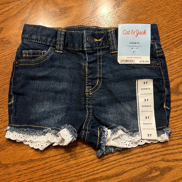 Cat & Jack 2T Dark Wash jean shorts with cute frayed edge with lace trim - Picture 4 of 9